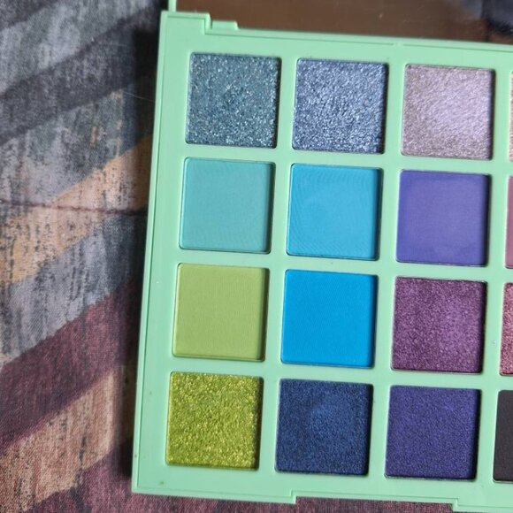 🎤 L.A. Girl Main Stage – Desert Dream Eyeshadow Palette 🌈 - Picture 2 of 5